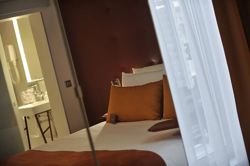 Mercure Opéra Lafayette Hotel 4*