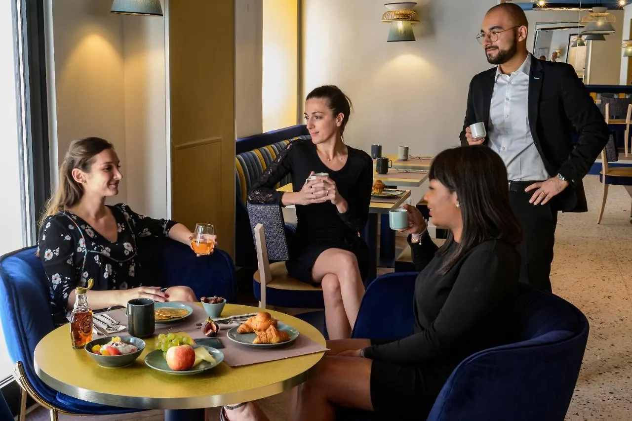 Mercure Opera Lafayette 4*