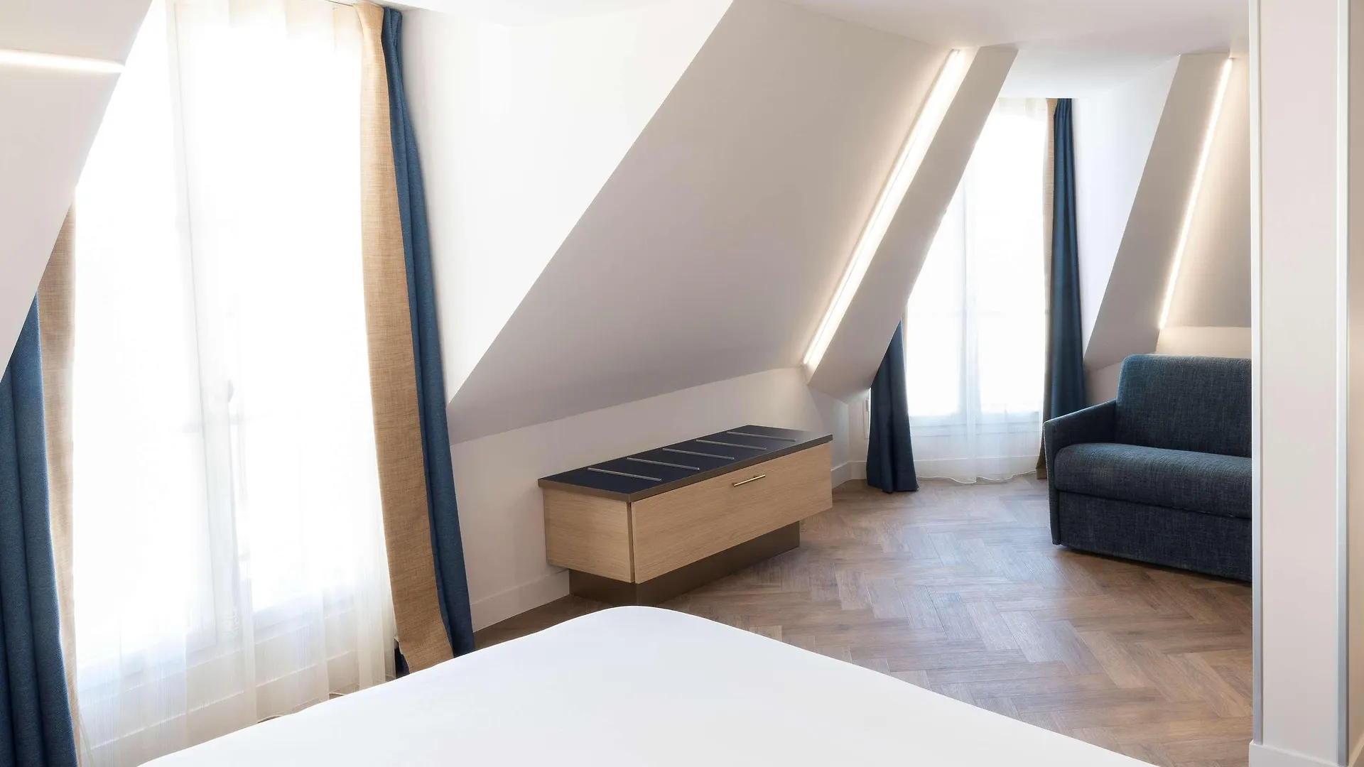 Mercure Opera Lafayette 4*